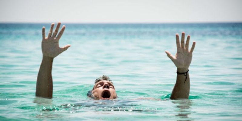 Mơ thấy đuối nước ý nghĩa gì? Các con số may mắn liên quan 3 Mơ thấy cứu người khỏi đuối nước